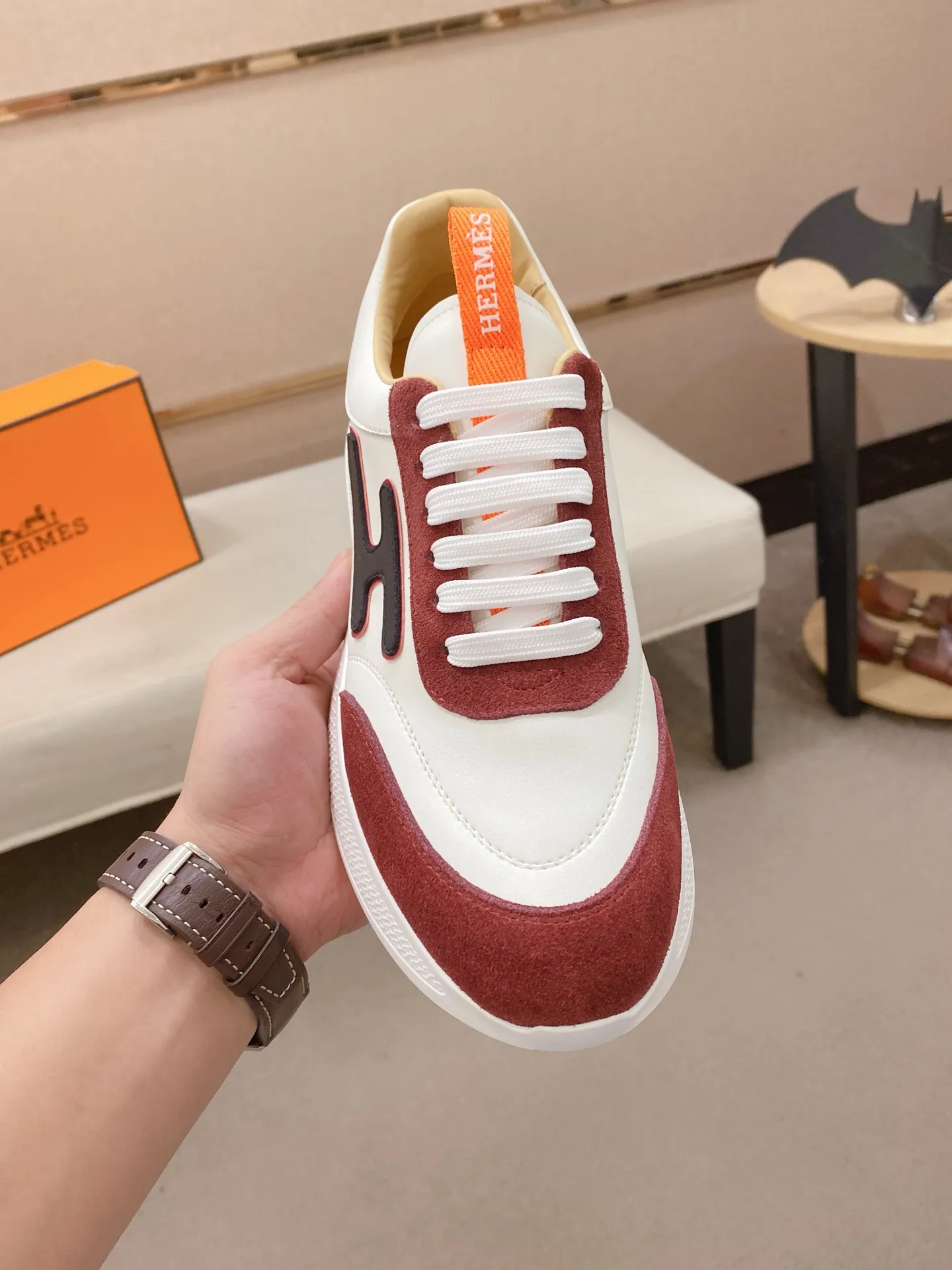 Men's clothing and shoes💰: 480💰《HERMES》【Classic original order·Version】Hermès; top 🔝purchasing agent🔍🔍men's latest 🇺🇸 counter sales simultaneously, imported from Italy original ▲▲cowhide ▲▲ (high-end, nobility, class) ) Exquisite workmanship (Italian 🇮🇹 imported water-dyed 🐂 cowhide lining) sole: original sole provided by the original factory, ⚠️exclusive double-layer activity·TPR·rubber·combined molded outsole; super comfortable·wear-resistant·non-slip·environmental protection The real thing is more beautiful if you take the real thing (high quality, follow the order). You can enter and exit the counter at will * Number of yards: 38-44 (45 can be customized and cannot be returned or exchanged)